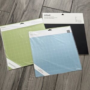 Cricut Bundle 2 Items Grab Bag Lot- Standard & Light Grip Mats Smart Paper Black